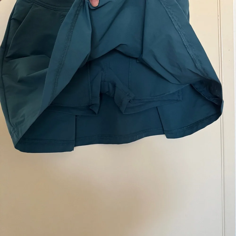 Champion Women's pleated Skort in Teal size 10